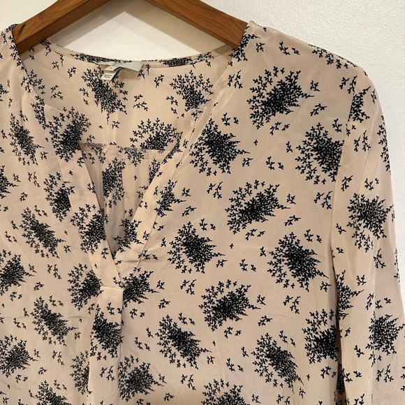 JOIE Deon B Floral Print Silk V-Neck Blouse Almond Women’s Size Small Boho - Picture 3 of 7